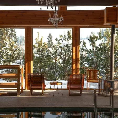 No Name Luxury & ホテル 4*