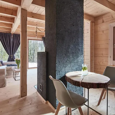 No Name Luxury & ホテル