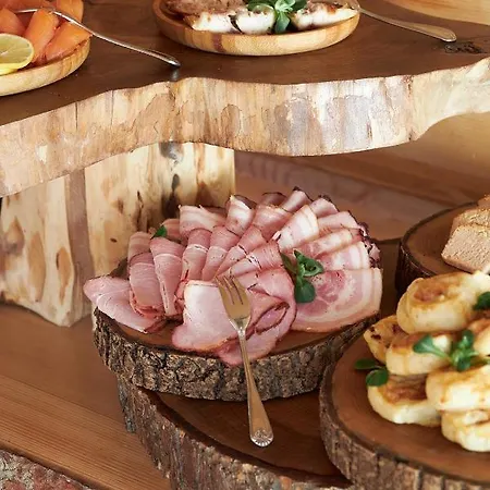 No Name Luxury & ホテル 4*