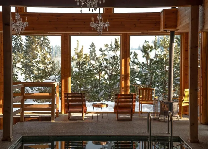 No Name Luxury & Hotel 4*