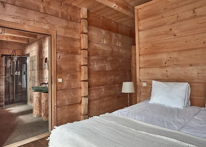 No Name Luxury & Hotel